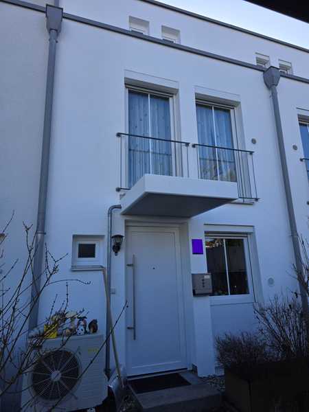 Möbliertes Reihenmittelhaus mit Südgarten, Dachterrasse & hochwertiger Ausstattung