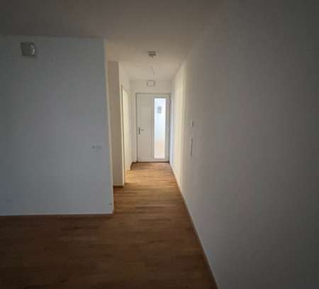 Erstbezug, 1-Zimmer Appartement mit Balkon/Loggia, Kellerabteil u. Tiefgaragenstellplatz