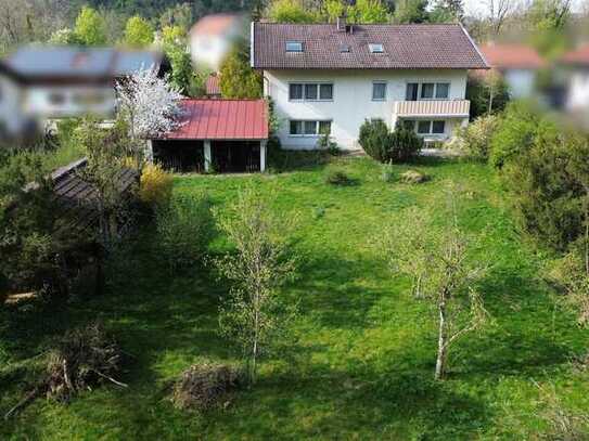 Idyllische Natur!
Ein- bis Mehrfamilienhaus mit einzigartigem Grundstück und direktem Bachzugang