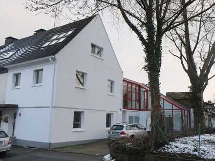 Großzügiges Reiheneckhaus mit angebauter Gewerbeeinheit