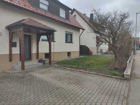 Schöne, gepflegte 3,5-Zimmer-EG-Wohnung in Hülben
