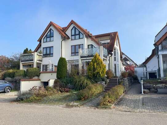 Sonnige 3-Zimmer-Wohnung mit Einbauküche und Balkon in Renningen