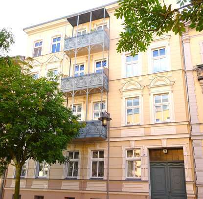 Großzügige 5-Zi.-Wohnung in gepflegtem Altbau