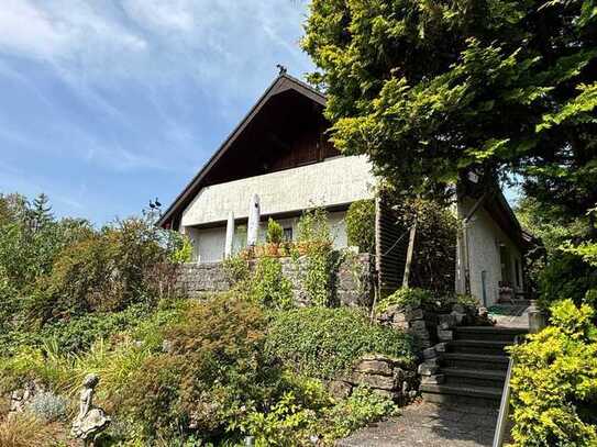 Sonniges Einfamilienhaus mit Terrasse und Doppelgarage in Schorndorf-Schornbach