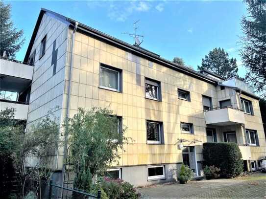 Frisch renovierte 3,5-Raum-Wohnung im 1. Obergeschoss rechts mit Balkon !