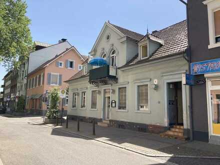 Wohn- und Geschäftshaus - zentral in Kehl am Marktplatz gelegen