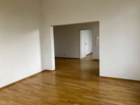 Stilvolle 3-Zimmer-Wohnung mit gehobener Innenausstattung mit Balkon in Weilheim an der Teck