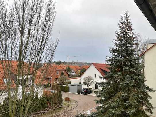 Gemütliche Wohnung für die kleine Familie. Mit Balkon und G-WC in Lieskau!