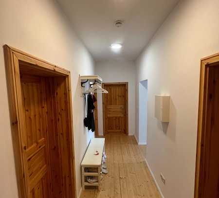 !Provisionsfrei! 3-Zimmer-Wohnung mit Balkon / Echtholzparkett / Kamin