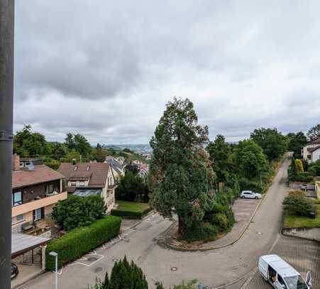 Familienfreundliche 3-Zimmer-Wohnung mit Weitblick, EBK und TG