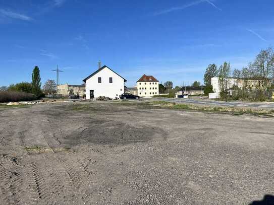 Vollerschlossenes Bauträgerfreies Baugrundstück!
Ideal für den Bau eines Mehrfamilienauses