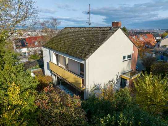 Mainz Hechtsheim # großzügiges, teilsaniertes Wohnhaus mit Garten und Garage