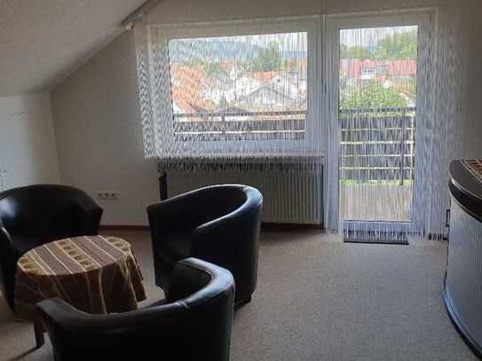 Exklusive 3-Zimmer-DG-Wohnung mit gehobener Innenausstattung mit Balkon und EBK in Gelnhausen