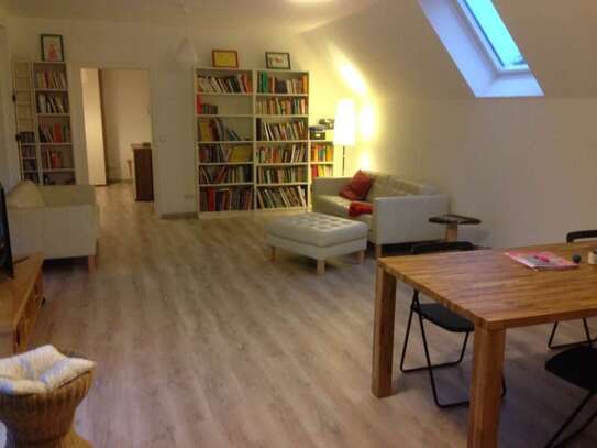 3 Zimmer Dachgeschoss Wohnung 100 m²