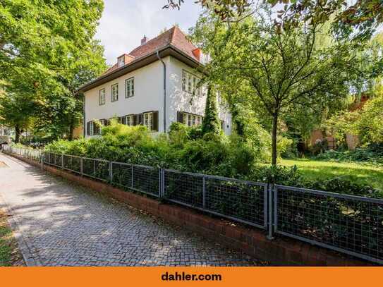 Beautiful Estorff & Winkler villa in a prime location close to the Heiliger See