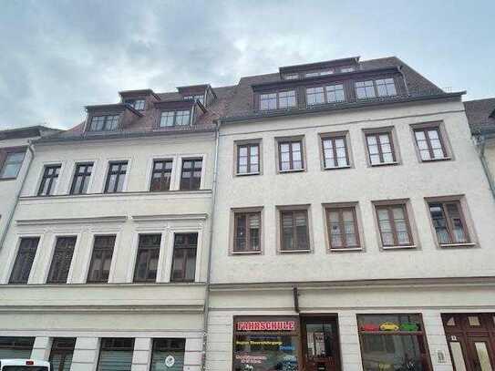 Innenstadtlage + ruhig zur Hofseite * 2-Zimmer-Wohnung * XXL-Balkon & gute Einbauküche