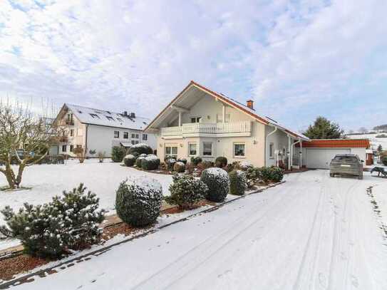 Familienidyll mit großem Garten und Doppelgarage in naturnaher Lage