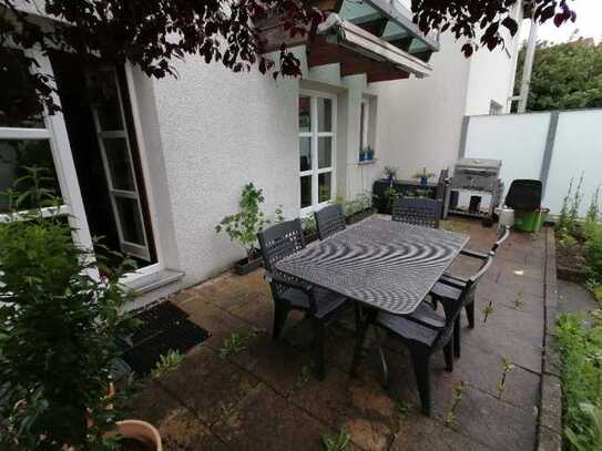 Schöne Wohnung für Familie Terrasse Garten in Zwei-Familien Haus