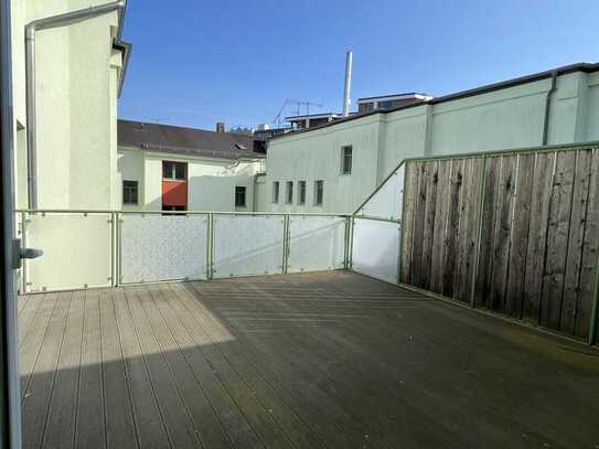 Schöne 3 Zimmer mit Dachterrasse