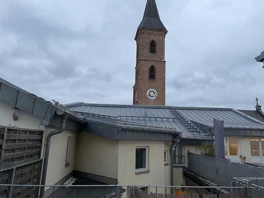 schicke 2 ZKB Stadtwohnung, renoviert, Parkett, mit Balkon und Dachterrasse in der Ingolstädter City