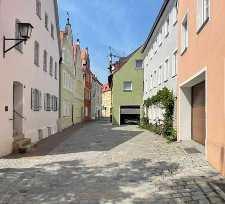 Altstadt Landshut: Stilvolle, großzügige und sanierte 2-Zimmer-Wohnung