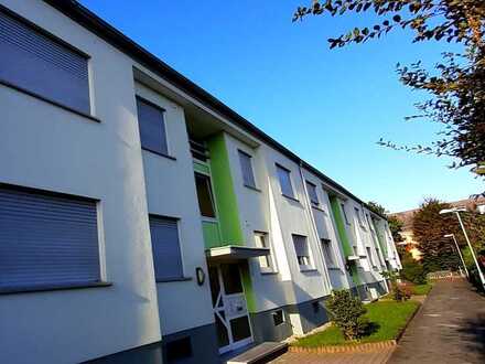 Erstbezug nach Kernsanierung in grüne Lage! Neue Einbauküche inklusive! Neue Badezimmer!