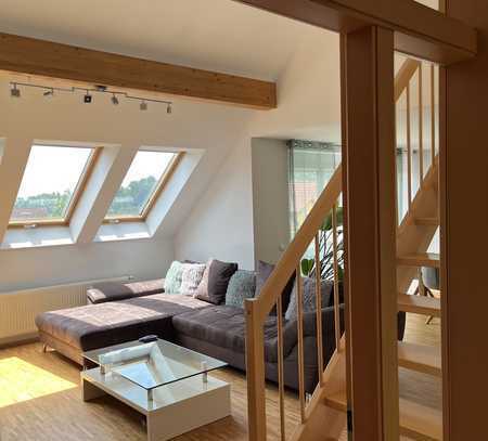 Schöne und stilvolle Maisonette 3-Zimmer-Wohnung mit Balkon und Einbauküche