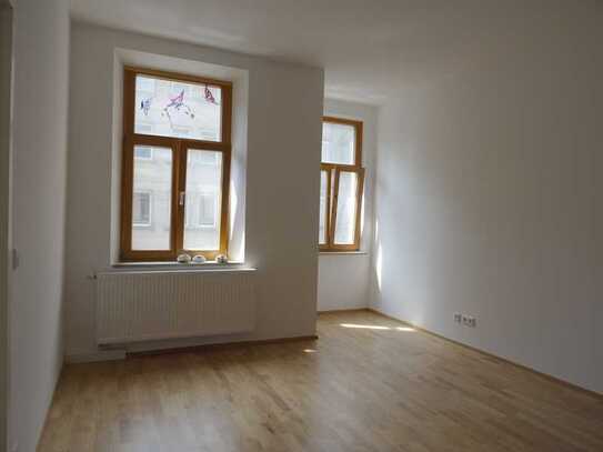 Schöne 2,5 Zimmer Wohnung Altbau