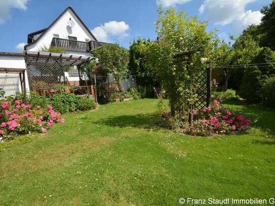 Älteres Ein-Zweifamilienhaus mit herrlicher Garten-Idylle in Alzenau-Michelbach