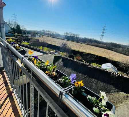 2,5-Zimmer-Wohnung mit Balkon und eigenem Garten