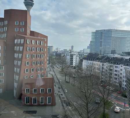 Arbeiten mit Blick über den Medienhafen mit Dachterrasse!