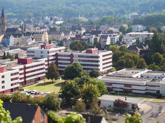 Repräsentative Praxis-/ Büro-Einheit auf dem Sprengnetter Campus. Stellplätze vorhanden!