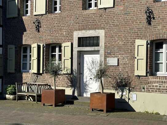 Moderne trifft Denkmal! Bürohaus in Meerbusch-Büderich!