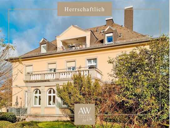 ***Herrschaftlich*** Top sanierte Erdgeschosswohnung mit Balkon + Garage in Premiumlage. Denkmal.