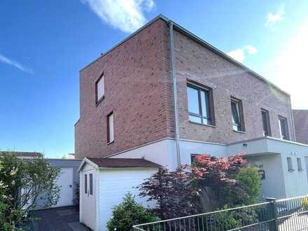 Family Dream: Hochwertige 6-Zi-DHH Rheinnähe! 2 Bäder! Hobby! Garten-/Dachterrasse! Garage!