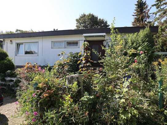 Winkel-Bungalow mit Keller und Garage in 1A-Lage