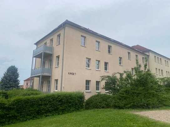 Erstbezug in die Hochparterre rechts mit 2 Bädern und sehr großem Balkon