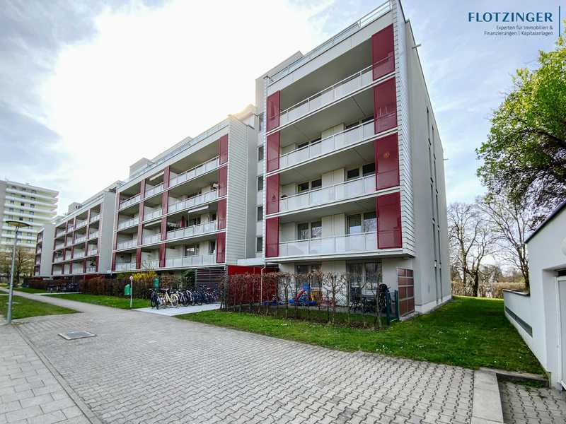 bald bezugsfreie, lichtdurchflutete 4-Zimmer-Wohnung