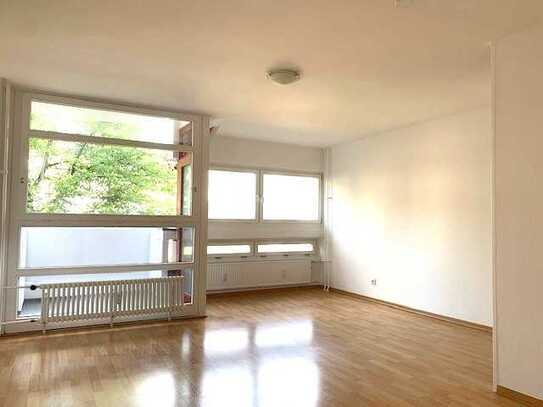 * PROVISIONSFREI! BEGEHRTES HALENSEE: RUHIGE SEITENSTRASSE KUDAMM MIT BALKON, LAMINAT & DUSCHBAD! *