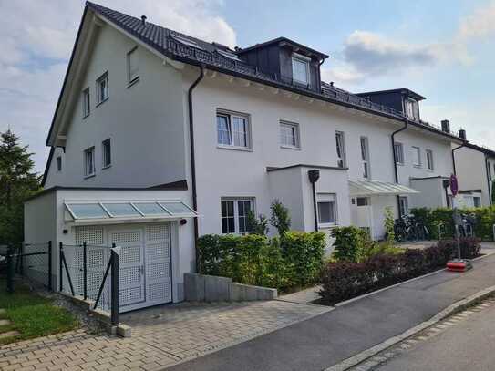 MÜNCHEN - OBERMENZING - Großzügige 2 Zimmer Wohnung AM PARK