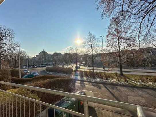 Exklusive 2-Zimmer-Wohnung mit Balkon in Ludwigsburg Mitte mit Schlossblick