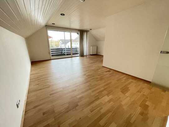 Helle 2-Zimmer-Dachgeschosswohnung mit Südbalkon!