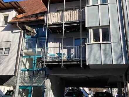 schöne 3 Zimmer Wohnung mit Balkon