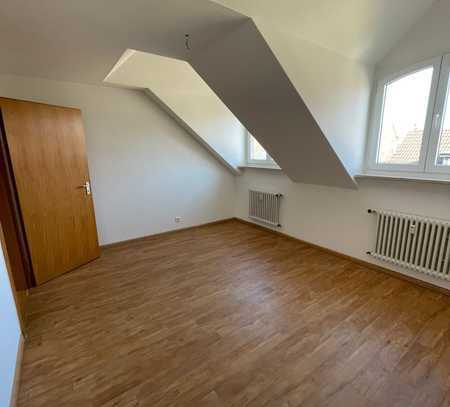 3-Zimmer DG Wohnung im Zentrum Steinen