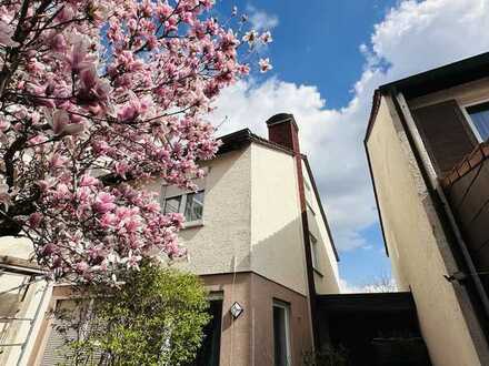 Das sonnige Doppelhaus in interessanter Lage mit Garten !