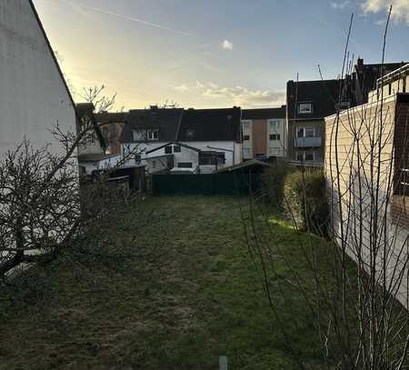 Grundstück in Düsseldorf-Wersten. Zentrale Lage, ideale Größe. Perfekt für Ihr Traumhaus.