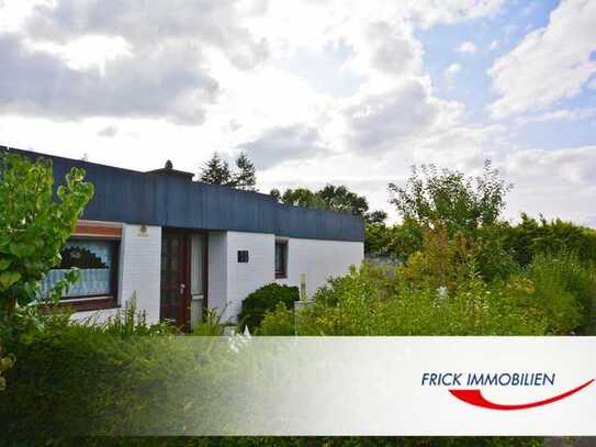 Bungalow mit Garage und Carport in ruhiger, zentraler Lage