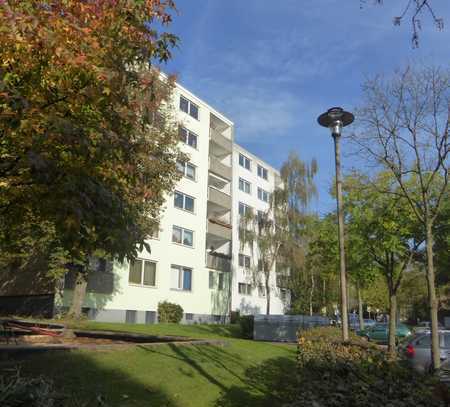 Toller Ausblick - 3 Zimmerwohnung mit Balkon in Düsseldorf-Knittkuhl