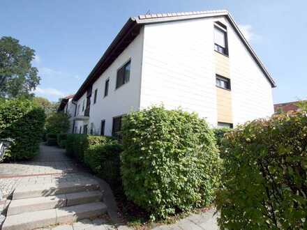 Germering - Super Ortslage - Nähe Einkaufscenter: Schöne und ruhig gelegene 3-Zimmer Gartenwohnung