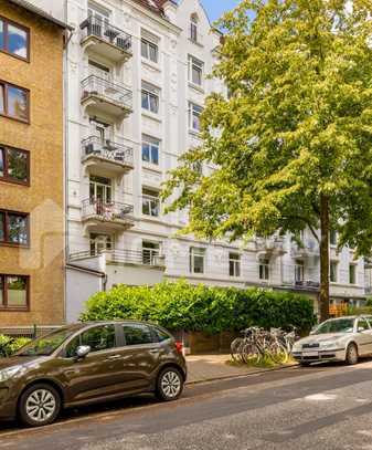 Schöne Altbauwohnung mit sehr großem Balkon nahe UKE in Eppendorf...